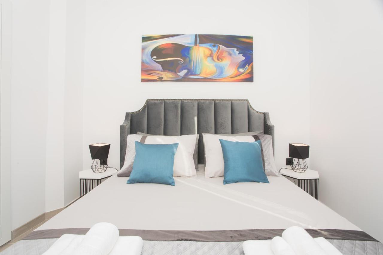 Apartmani Rispet シベニク エクステリア 写真