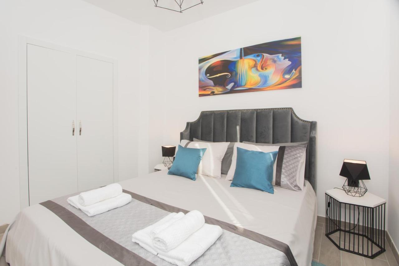Apartmani Rispet シベニク エクステリア 写真
