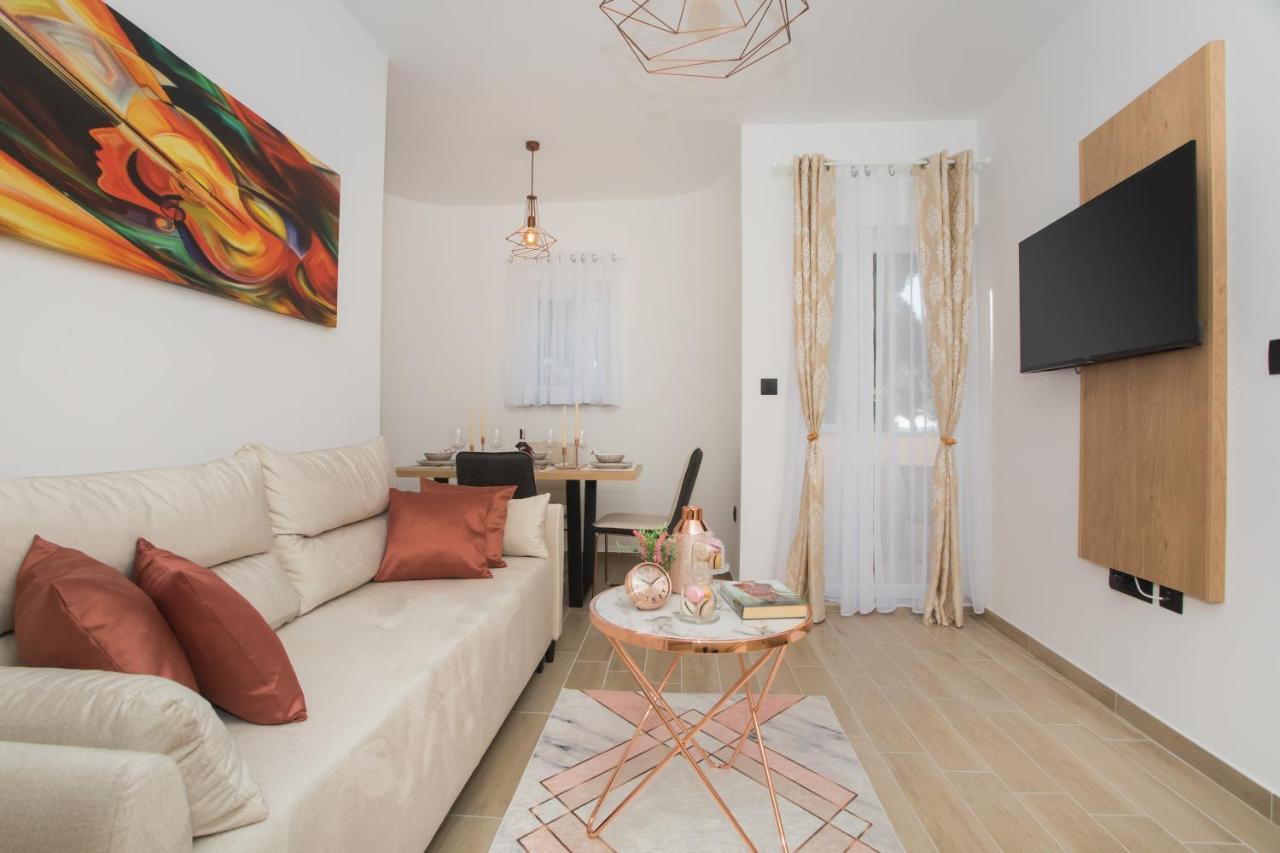 Apartmani Rispet シベニク エクステリア 写真