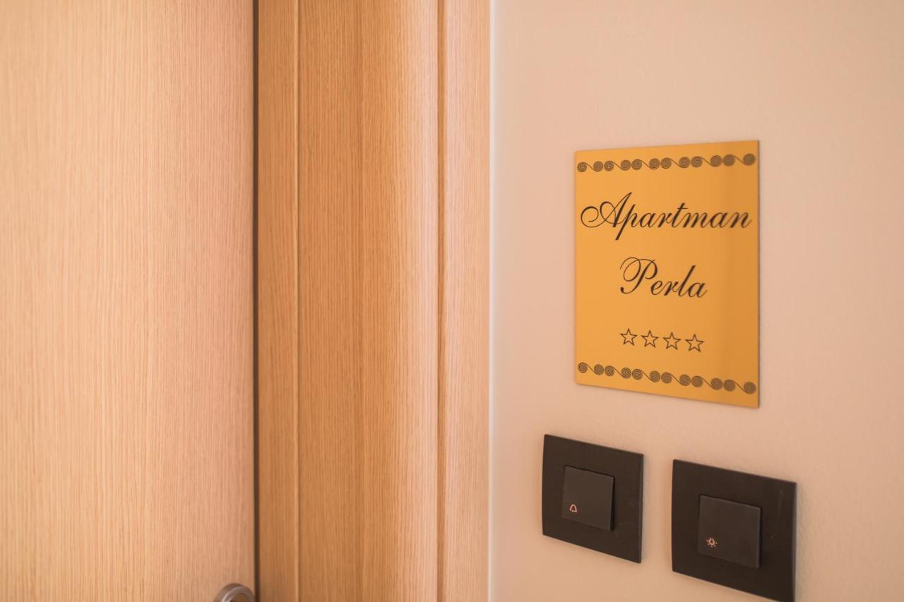 Apartmani Rispet シベニク エクステリア 写真