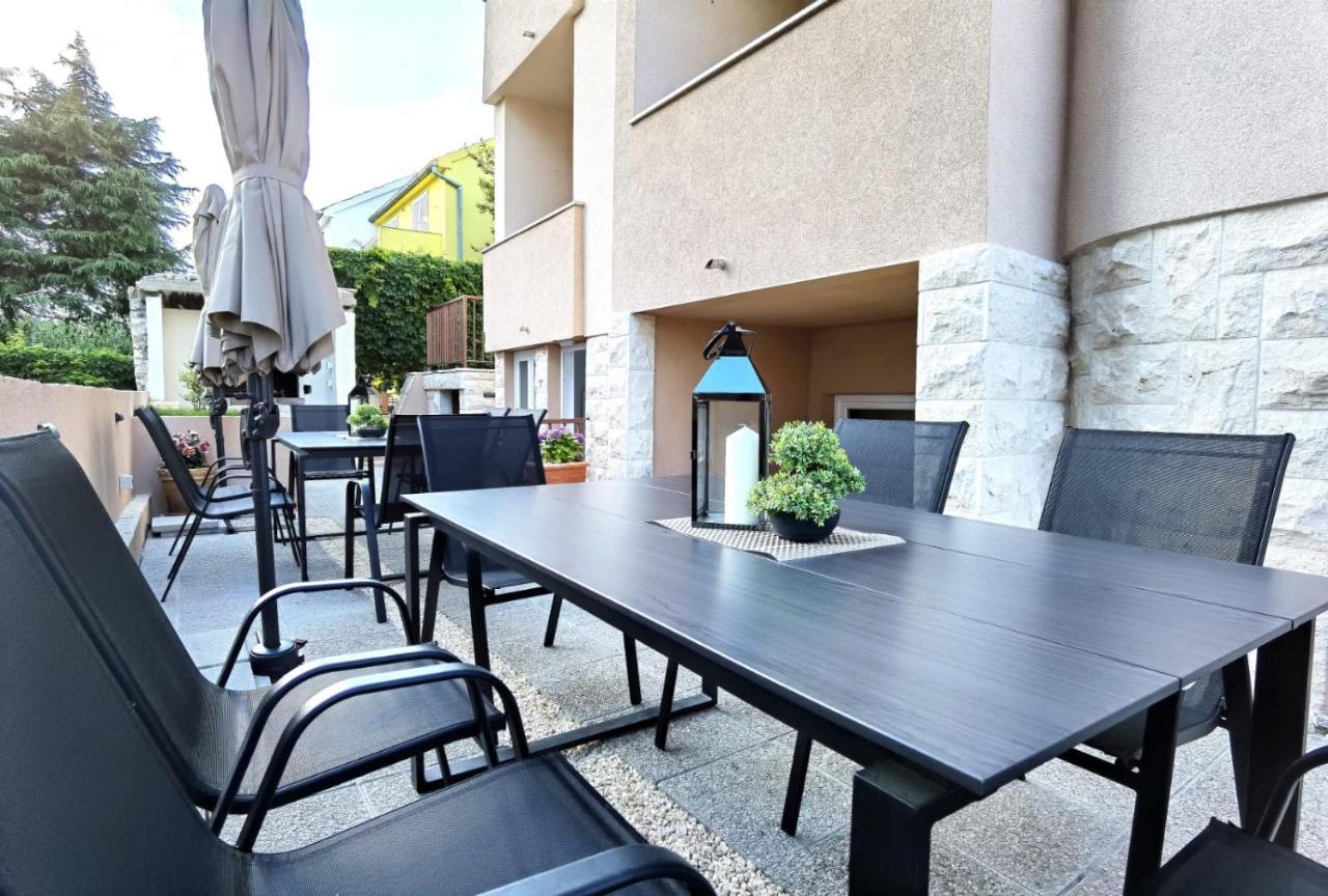 Apartmani Rispet シベニク エクステリア 写真